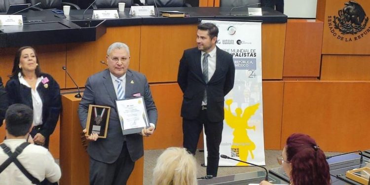 Alcalde de Moca, Miguel Guarocuya Cabral, recibe prestigioso reconocimiento internacional en México