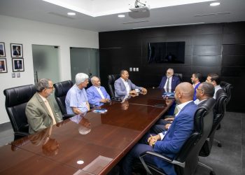 Proconsumidor se reúne con LIDOM para mejorar accesos de los fanáticos a los estadios