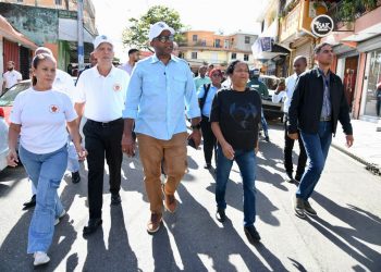 Robert Polanco recorre sector Capotillo; supervisa trabajos realiza Propeep en el populoso sector capitalino
