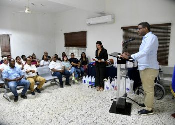 Propeep entrega kits de higiene y otros insumos al Centro de Rehabilitación Psicosocial en Pedro Brand