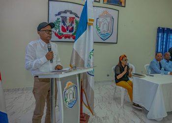 ALCALDE RAMÓN CANDELARIA RESPALDA PROCONSUMIDOR, Y EXIGE COMPROMISO DE EMPRESARIOS EN REGULARIZACIÓN DE PLAYA BOCA CHICA
