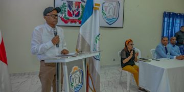ALCALDE RAMÓN CANDELARIA RESPALDA PROCONSUMIDOR, Y EXIGE COMPROMISO DE EMPRESARIOS EN REGULARIZACIÓN DE PLAYA BOCA CHICA