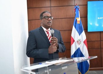 Agustín Burgos juramentado director ejecutivo del IDOPPRIL