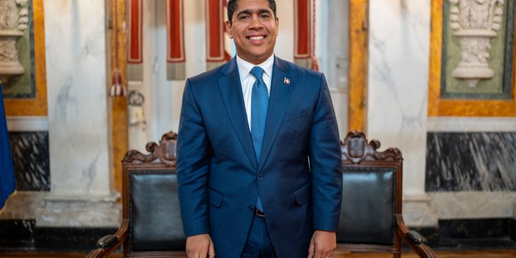 Consulado en Génova presenta plataforma digital a comunidad dominicana en Liguria
