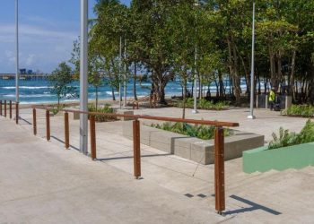 Abinader y ministro Collado inauguran malecón de Haina