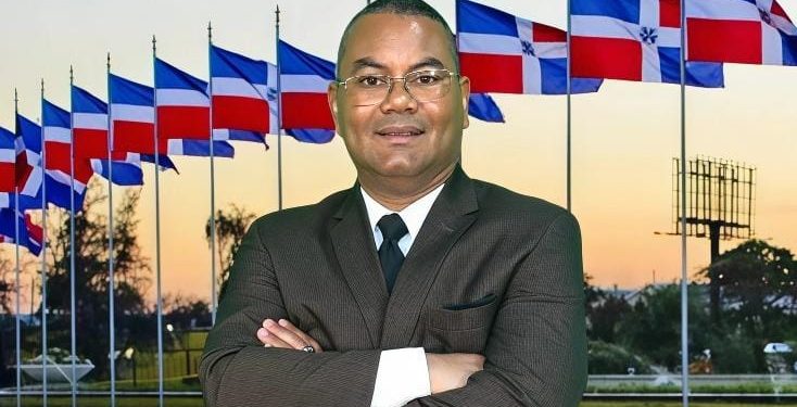 Fiscalía de Ciudad Juan Bosch cita al periodista Logan Jiménez Ramos tras denuncia de dirigente comunitaria