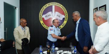Comandante General de la Fuerza Aérea Visita La Hermandad de Veteranos
