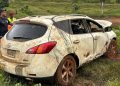 Sacan vehículo Nissan Murano blanco, que permanecía sumergido en las aguas de la presa  Hatillo