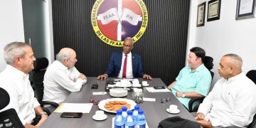 Presidente de la Hermandad se reúne con empresarios y evalúan terminación del Centro de Diagnóstico de los Veteranos