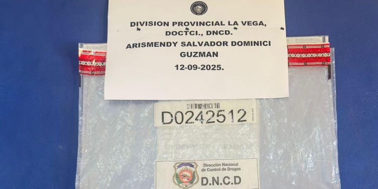 APRESAN A DOS HOMBRES EN LA VEGA CON COCAÍNA Y MARIHUANA