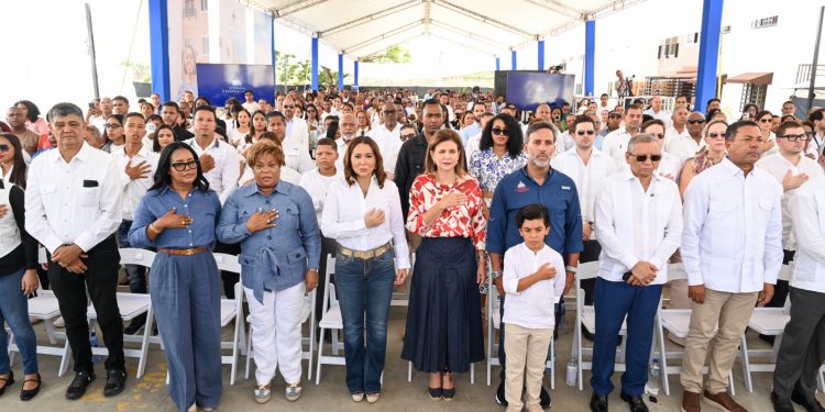 Ministerio de la Mujer transforma la vida de 36 mujeres a través del Bono Mujer en Sto. Dgo. Oeste