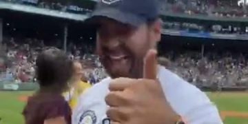 ¡Lo logró! Dominicano obtiene récord Guinness al visitar los 30 estadios de Grandes Ligas en 25 días