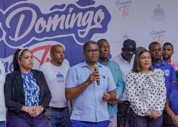 Bajo intensa lluvia Propeep desarrolla jornada “Primero Tú” en Valiente, La Caleta