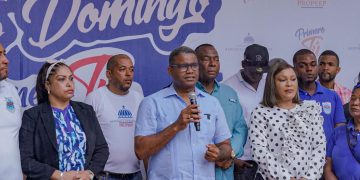 Bajo intensa lluvia Propeep desarrolla jornada “Primero Tú” en Valiente, La Caleta