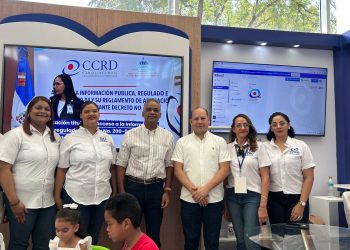 Cámara de Cuentas atrae la atención del público en su debut en la Feria Internacional del Libro 2025