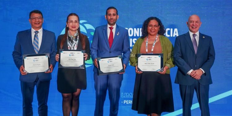 APORDOM Y Puerto Río Haina galardonados con  premio internacional por modelo de desarrollo portuario sostenible
