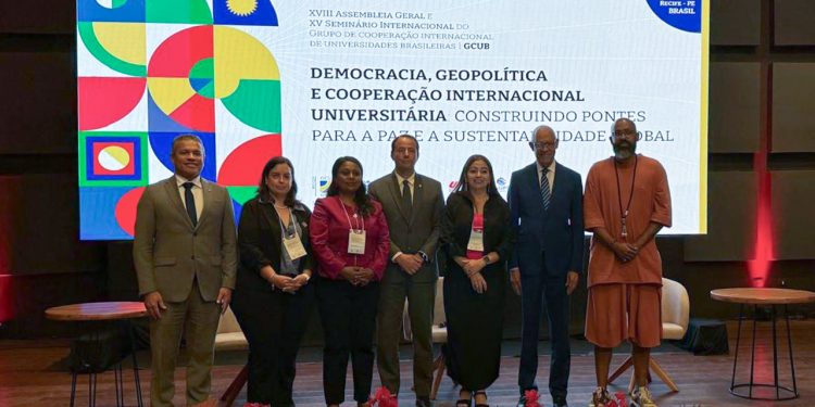Rector del ITSC asiste como invitado especial a encuentro internacional de universidades en Brasil