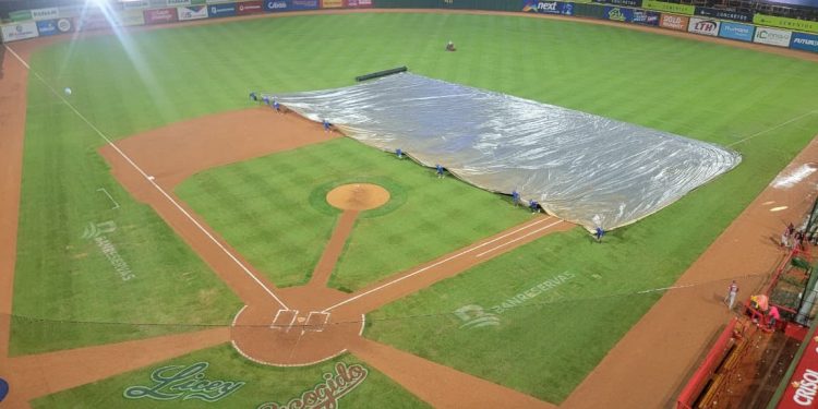 LIDOM extiende posposición a jornada del miércoles por paso de tormenta Melissa