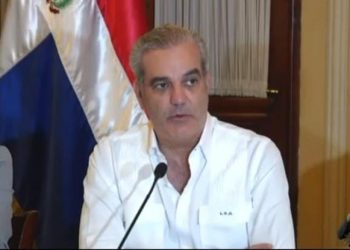 Abinader dispone suspensión de docencia y reducción de jornada laboral por efectos de la tormenta tropical Melissa