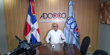 Adocco asegura Abinader no violaría Constitución al mantener a Guzmán Peralta en la Policía