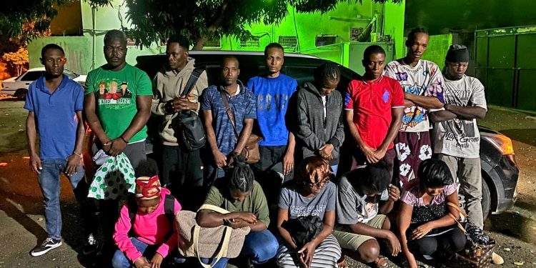Ocupan yipeta con 16 haitianos ilegales en Santiago Rodríguez