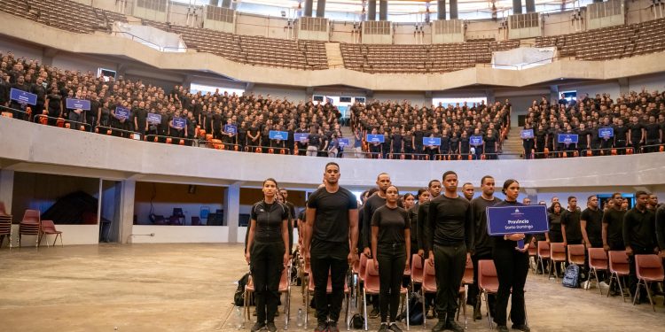 Este viernes Abinader gradua 865 nuevos Agentes de Interdicción Migratoria