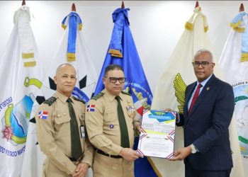 Presidente Hermandad de Veteranos reconocido por la UNADE
