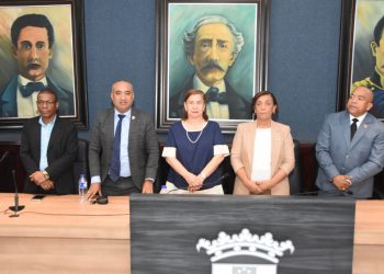 Gobierno y Municipio despliegan ofensiva vial en La Vega: Asfaltado, bacheos, fecha para puente Antonio Guzmán y retorno a hospital