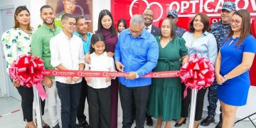 Óptica Oviedo inaugura nueva sucursal en Nagua y amplía su red de servicios a nivel nacional