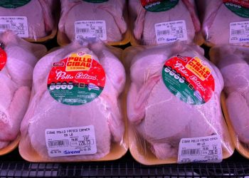 Precio del pollo se a RD$79 la libra en supermercados durante navidad