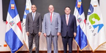 Nelson Arroyo asume Aduanas enfocado en aumentar recaudaciones y facilitar el comercio
