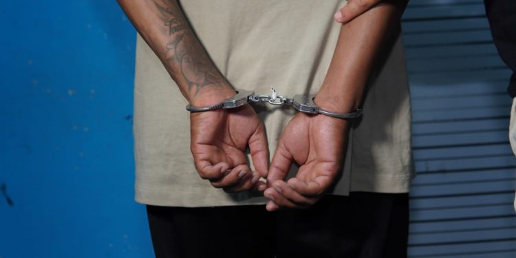 DNCD CAPTURA HOMBRE VINCULA DECOMISO DE 1.4 TONELADAS DE COCAÍNA EN SPM