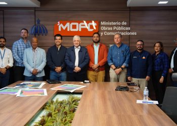 Obras Públicas e INAPA coordinan asfaltado en La Caleta y otras comunidades