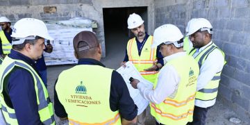 Landrón supervisa obras hospitalarias en Azua y San Cristóbal para garantizar estándares de calidad