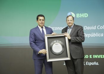 BHD reconoce en FITUR labor de ministro David Collado en favor del turismo