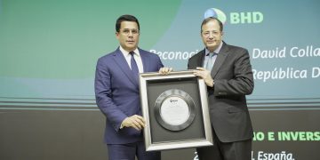 BHD reconoce en FITUR labor de ministro David Collado en favor del turismo