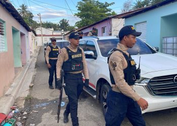 DNCD ARRESTA A RECONOCIDO DISTRIBUIDOR DE DROGAS EN VILLA LOS ALMÁCIGOS