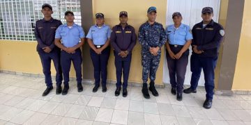 Dirección Regional Sur Central de la PN, en coordinación con Policía Escolar, realizó operativos y requisas en centros educativos de Baní, para garantizar la seguridad y bienestar de estudiantes y docentes