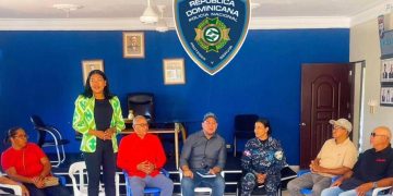 Coronel Ana Jiménez Cruceta fortalece acercamiento con comunitarios de Villa Fundación