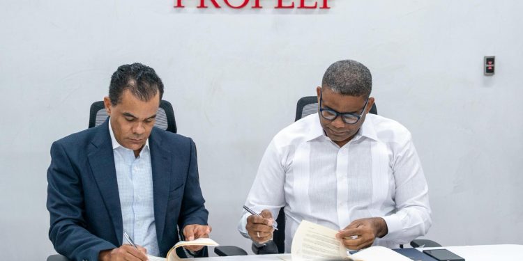 PROPEEP y DIDA firman acuerdo para fortalecer defensa de los afiliados a la Seguridad Social