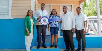 Propeep entrega dos casas construidas y amuebladas en Cevicos