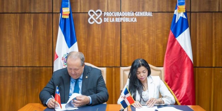 RD y Chile crean equipo para enfrentar la trata, el tráfico de migrantes y el lavado