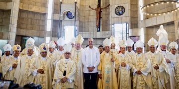 Presidente asiste a toma de posesión del nuevo obispo de la Diócesis de La Vega Andrés Napoleón Romero Cárdenas