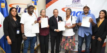 INAVI entrega cheques por indemnización y rinde cuentas de ùltimos 18 meses