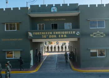 Comandante del Ejército recorre unidades fronterizas en Pedernales e Independencia