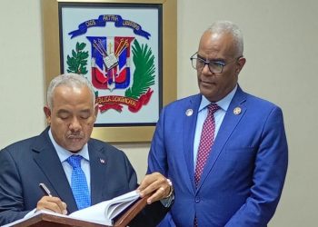 Empresario dominicano radicado en Mozambique visita la Hermandad de Veteranos