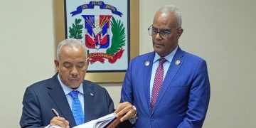 Empresario dominicano radicado en Mozambique visita la Hermandad de Veteranos