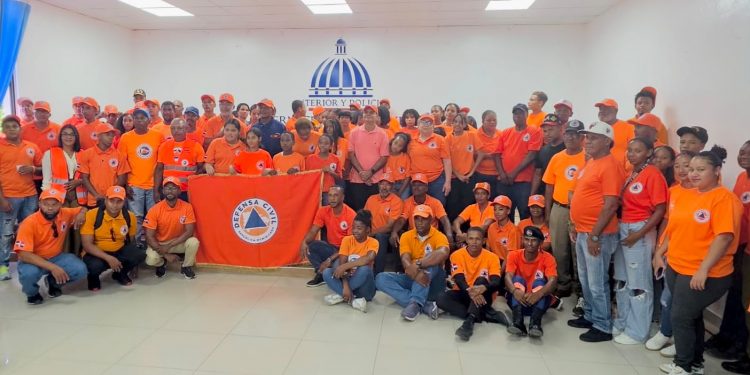 Director Defensa Civil se reúne con voluntarios en Elías Piña y San Juan