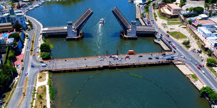Nuevo puente levadizo sustituirá al flotante del río Ozama con inversión de RD$4,500 millones