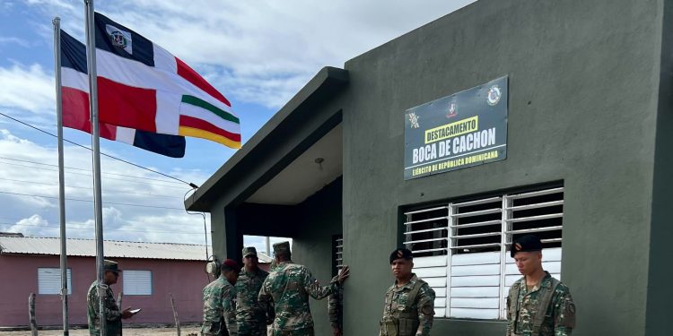 Comandante General del EN acondicionará infraestructuras para los destacamentos fronterizos tras supervisión en la frontera sur